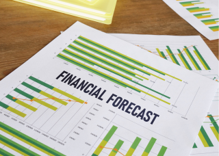 Reducing the uncertainty: Financial Forecasting and Planning